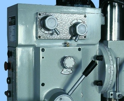 Wiertarka kolumnowa z automatycznym posuwem wrzeciona PROMA B 1832FN 400V